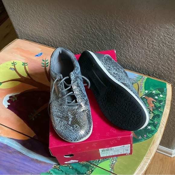 Alegria silver sneakers - Picture 2 of 3